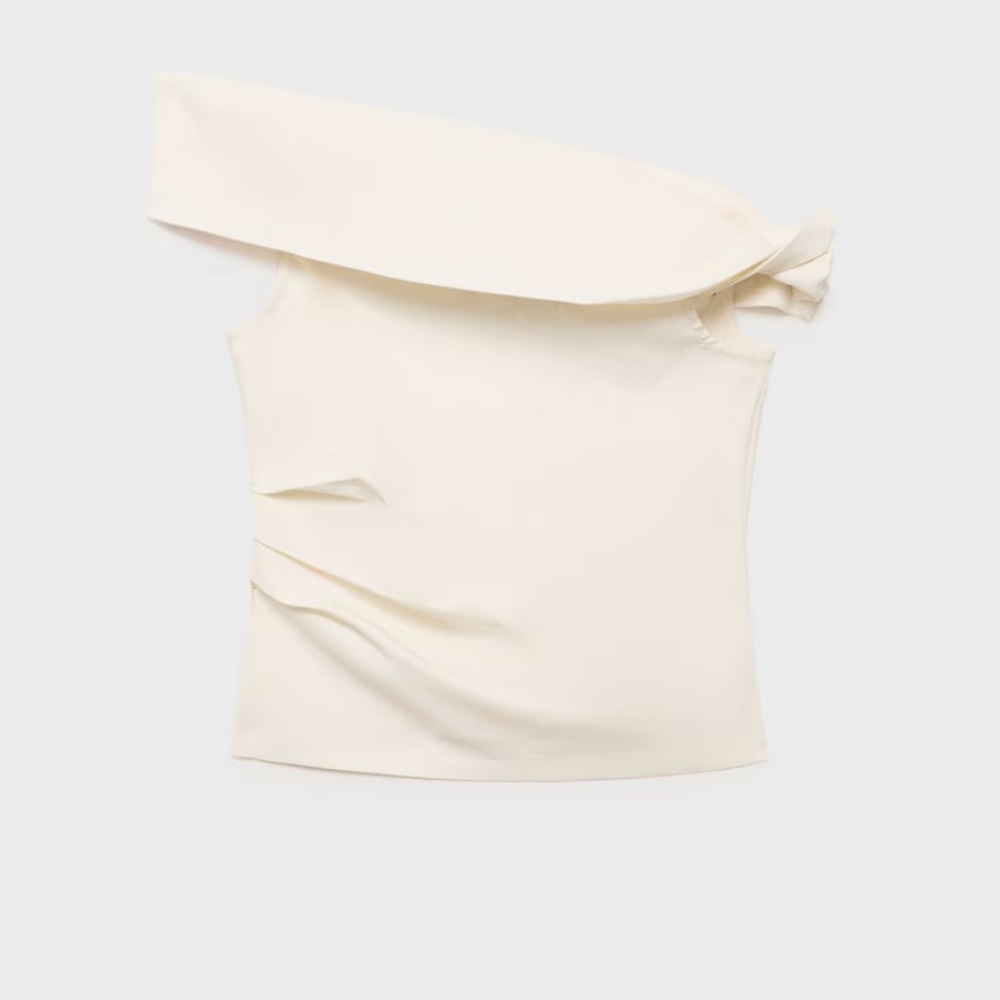Mango Cream One-Shoulder Short Sleeve Tee